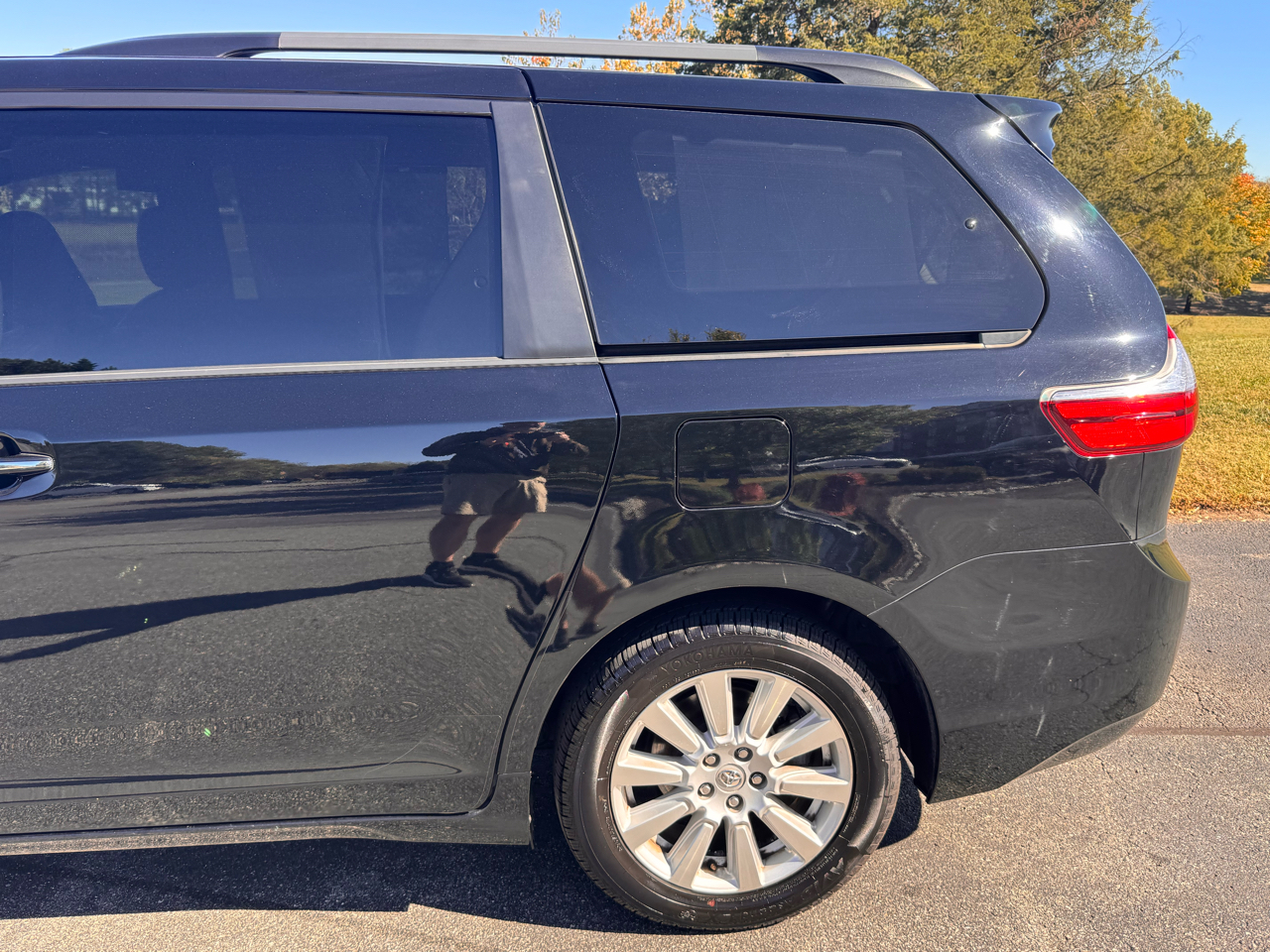 Toyota Sienna 5dr 7-Pass Van Ltd FWD (Natl) 2017 Toyota Sienna 5dr 7-Pass Van Ltd FWD (Natl) 2017