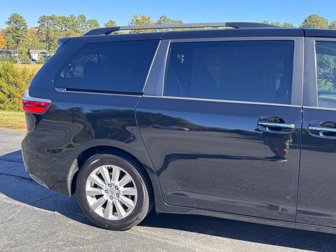 Toyota Sienna 5dr 7-Pass Van Ltd FWD (Natl) 2017 Toyota Sienna 5dr 7-Pass Van Ltd FWD (Natl) 2017