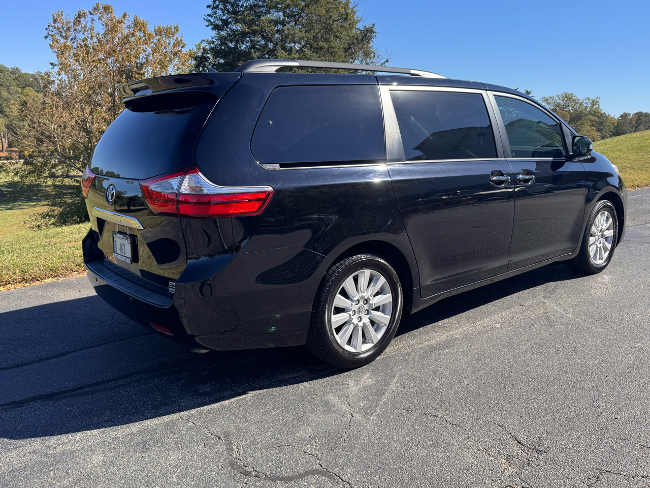 Toyota Sienna 5dr 7-Pass Van Ltd FWD (Natl) 2017 Toyota Sienna 5dr 7-Pass Van Ltd FWD (Natl) 2017