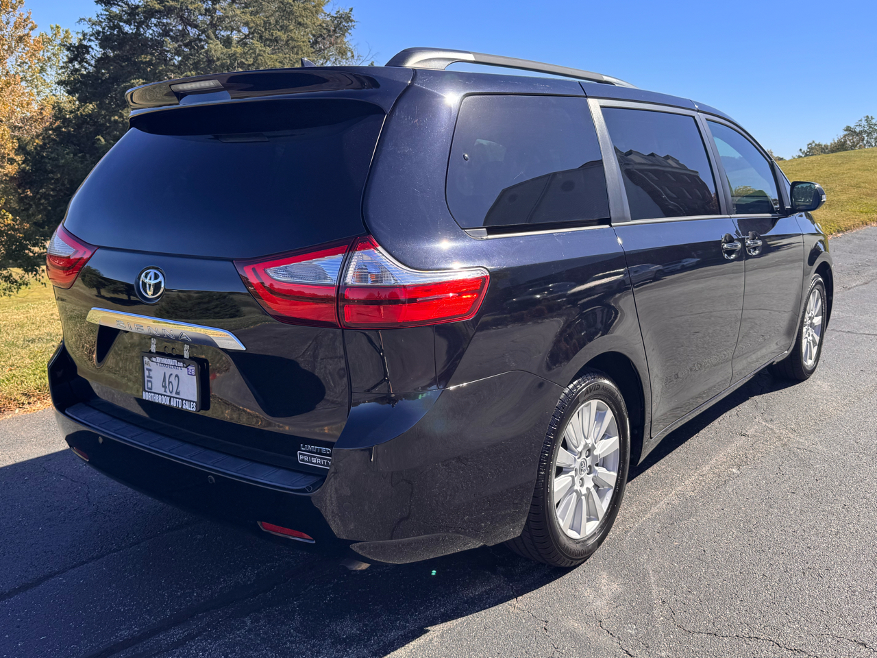 Toyota Sienna 5dr 7-Pass Van Ltd FWD (Natl) 2017 Toyota Sienna 5dr 7-Pass Van Ltd FWD (Natl) 2017