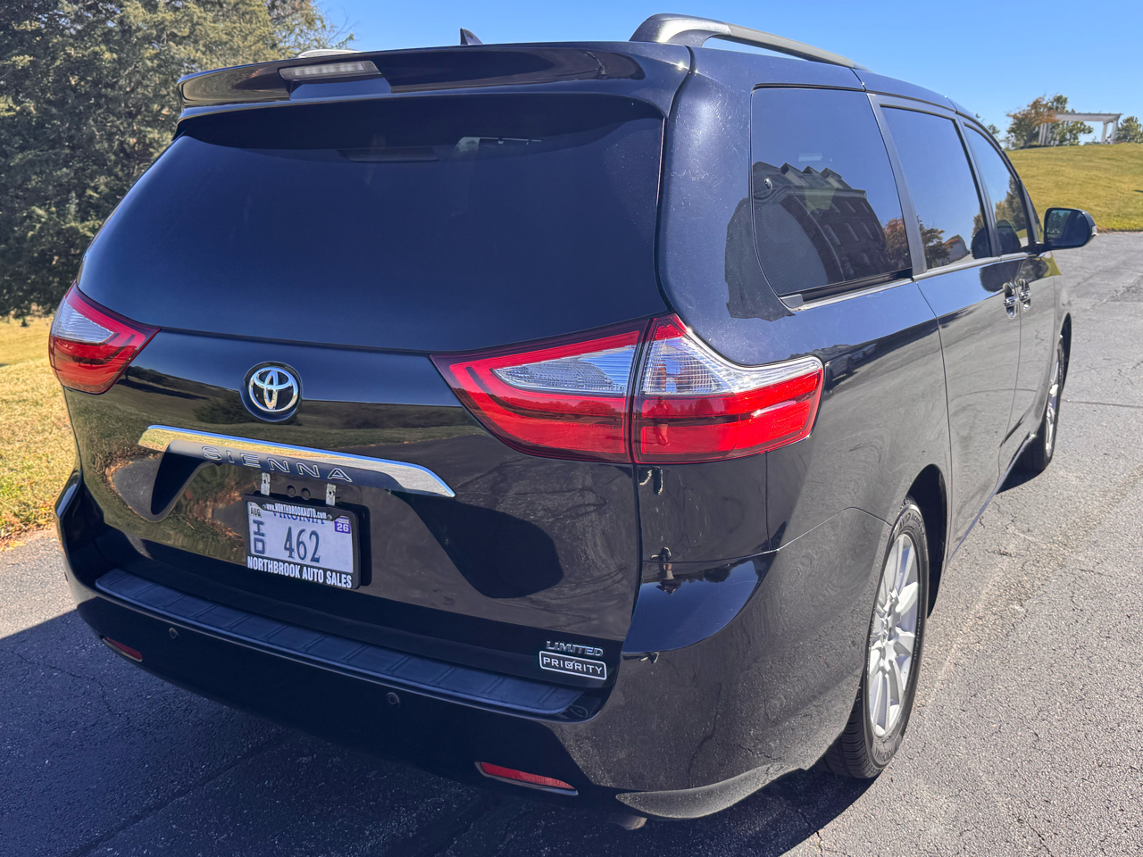 Toyota Sienna 5dr 7-Pass Van Ltd FWD (Natl) 2017 Toyota Sienna 5dr 7-Pass Van Ltd FWD (Natl) 2017