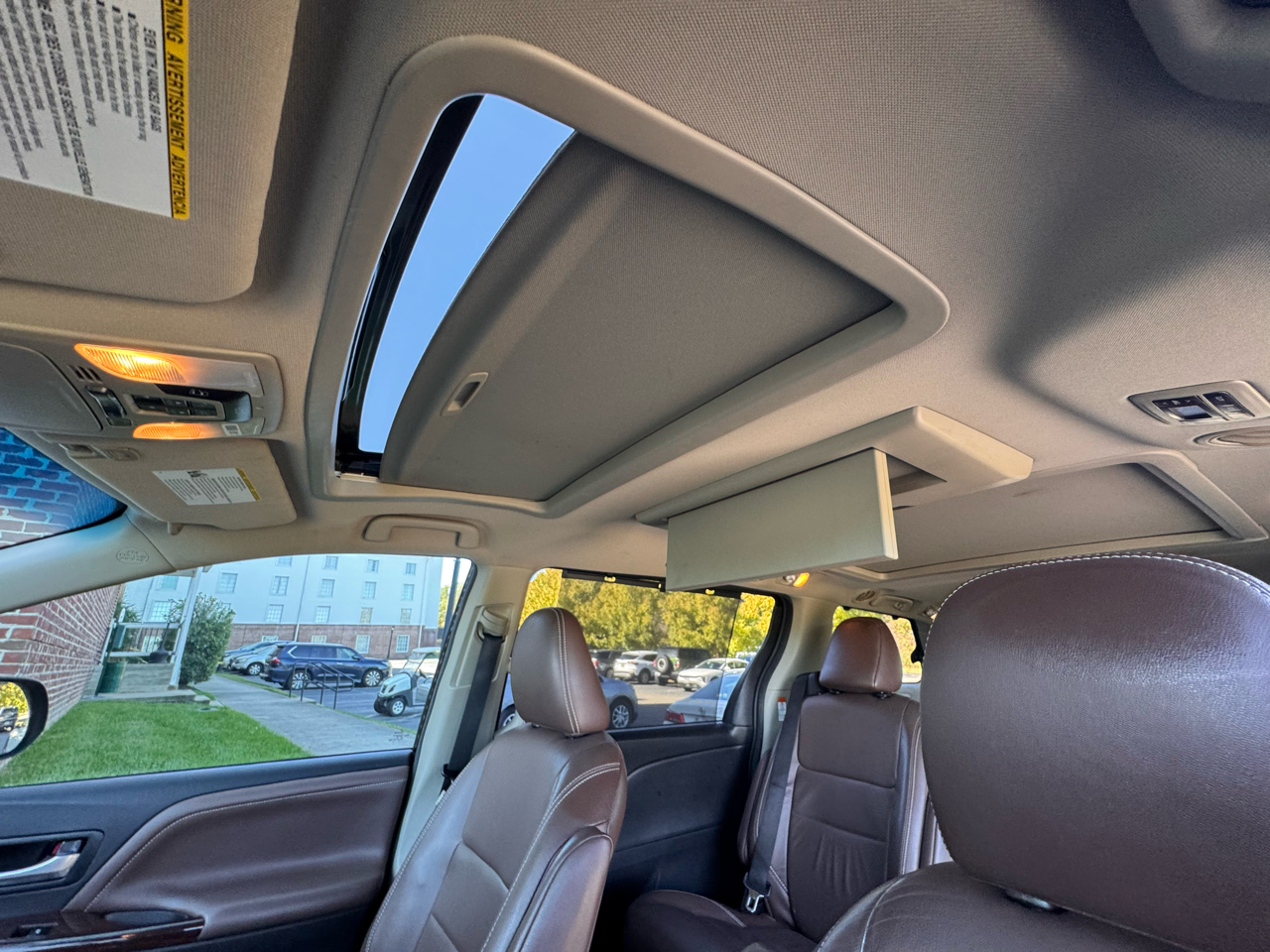 Toyota Sienna 5dr 7-Pass Van Ltd FWD (Natl) 2017 Toyota Sienna 5dr 7-Pass Van Ltd FWD (Natl) 2017