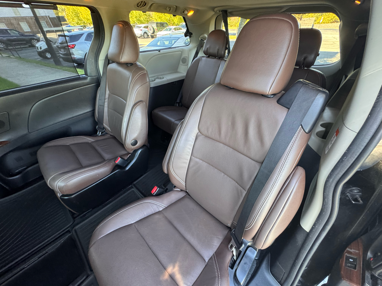 Toyota Sienna 5dr 7-Pass Van Ltd FWD (Natl) 2017 Toyota Sienna 5dr 7-Pass Van Ltd FWD (Natl) 2017