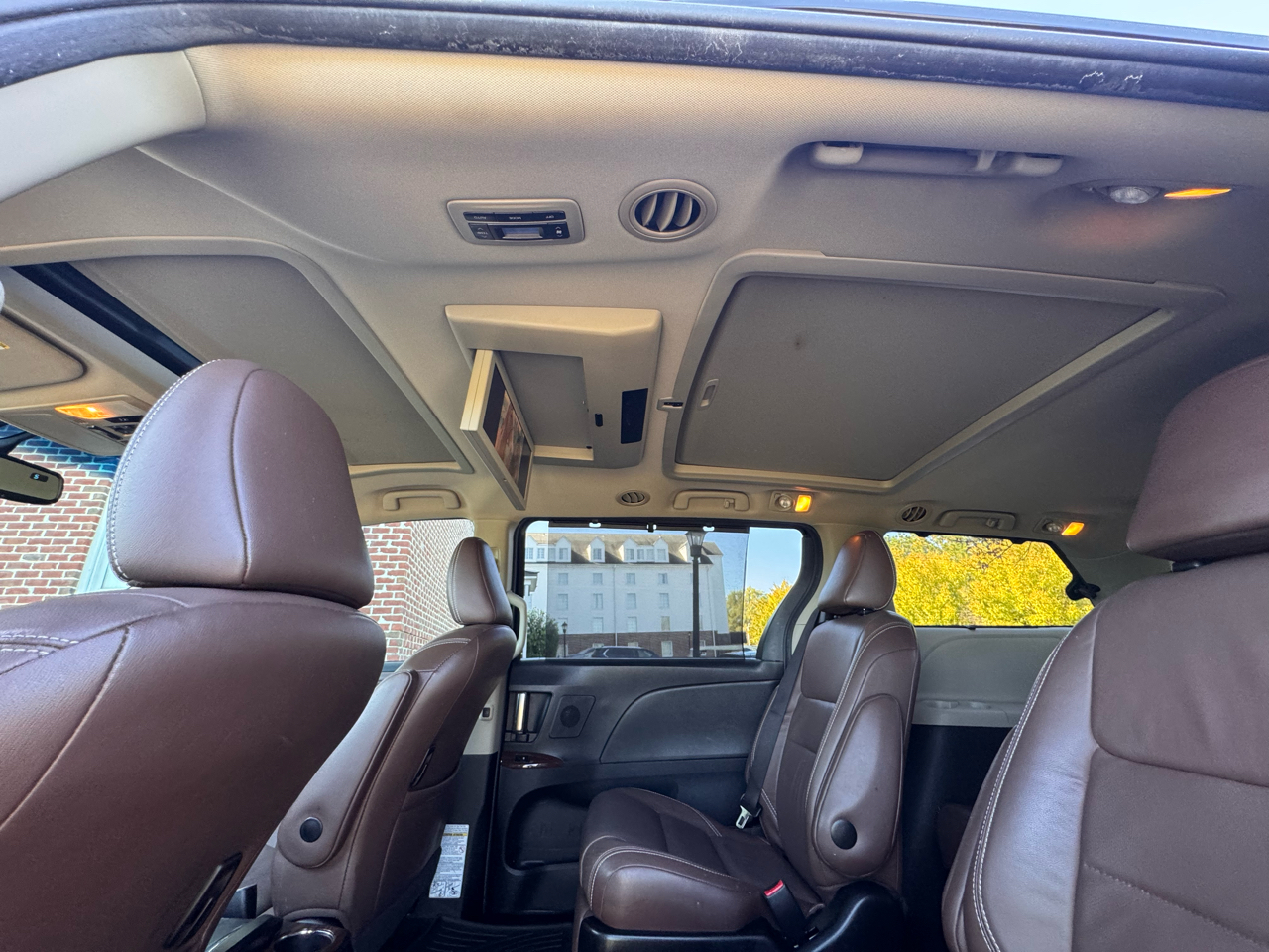 Toyota Sienna 5dr 7-Pass Van Ltd FWD (Natl) 2017 Toyota Sienna 5dr 7-Pass Van Ltd FWD (Natl) 2017