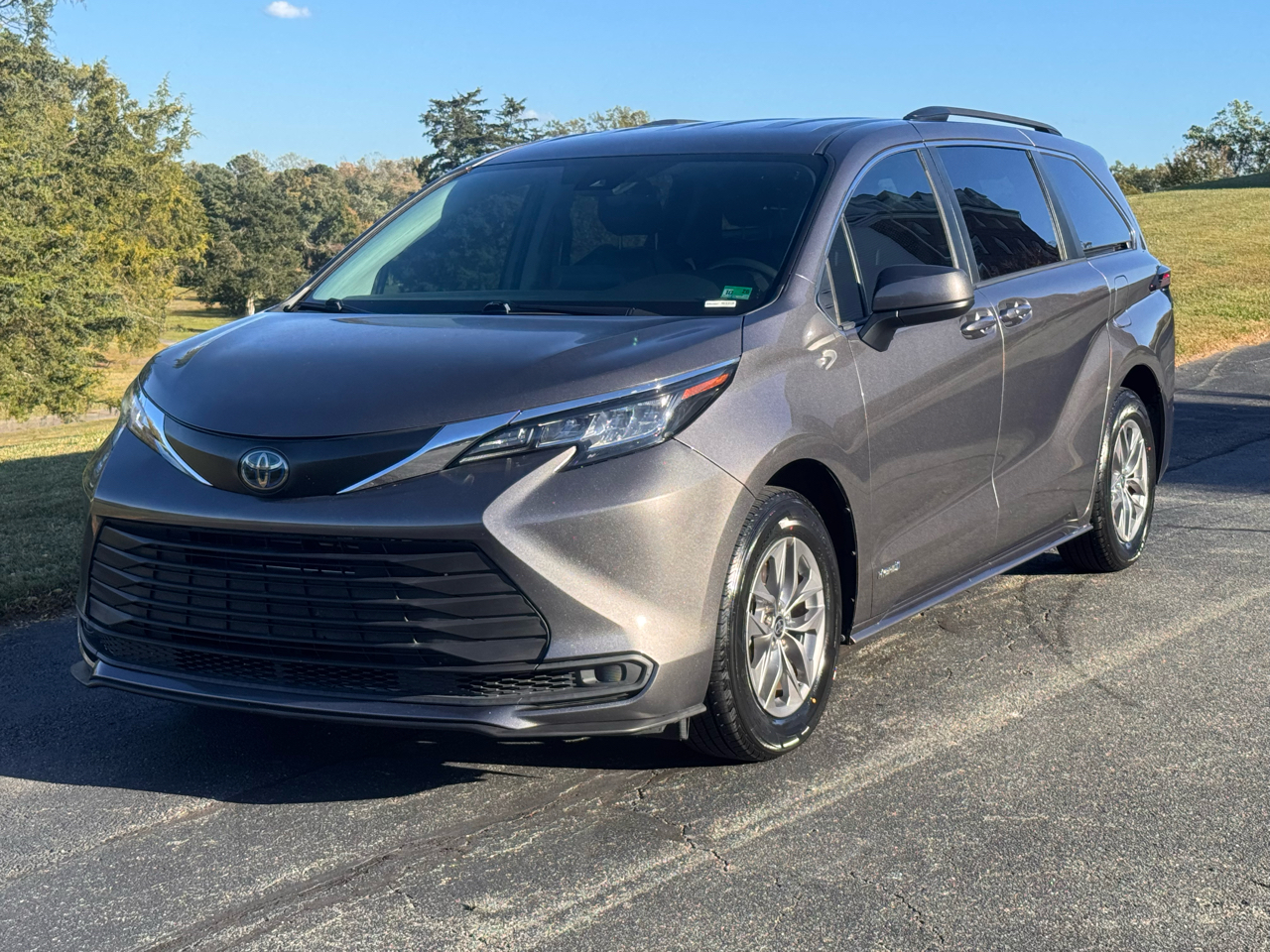 Toyota Sienna LE FWD 8-Passenger (Natl) 2021 Toyota Sienna LE FWD 8-Passenger (Natl) 2021
