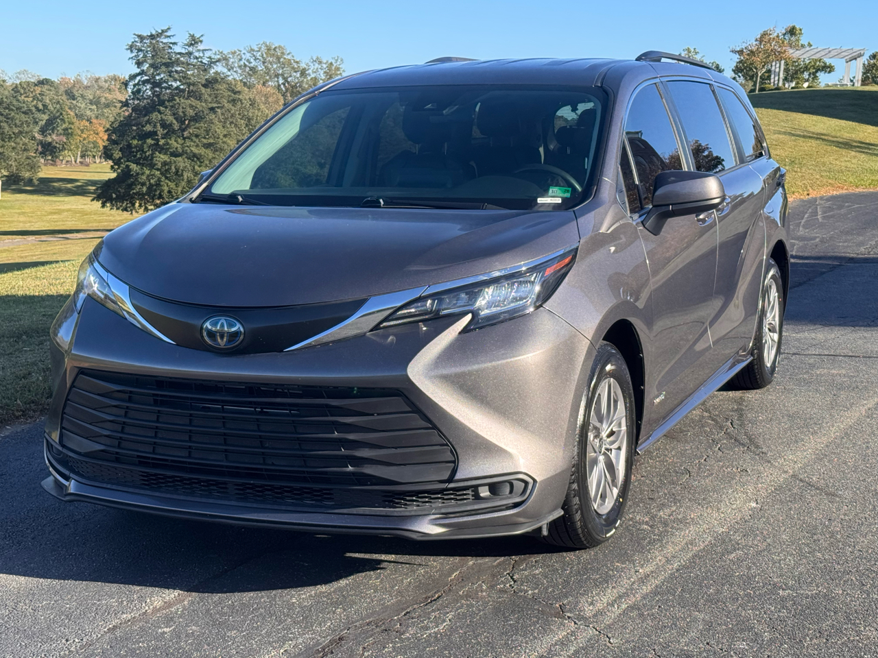 Toyota Sienna LE FWD 8-Passenger (Natl) 2021 Toyota Sienna LE FWD 8-Passenger (Natl) 2021