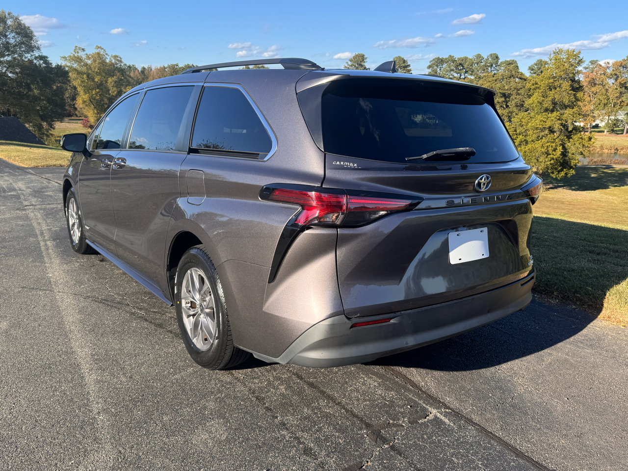 Toyota Sienna LE FWD 8-Passenger (Natl) 2021 Toyota Sienna LE FWD 8-Passenger (Natl) 2021