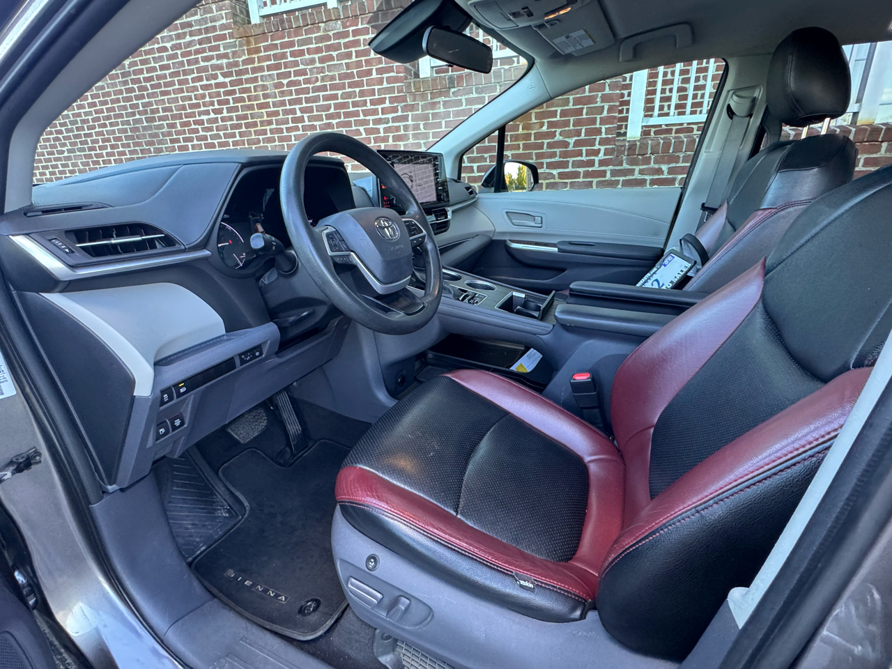 Toyota Sienna LE FWD 8-Passenger (Natl) 2021 Toyota Sienna LE FWD 8-Passenger (Natl) 2021