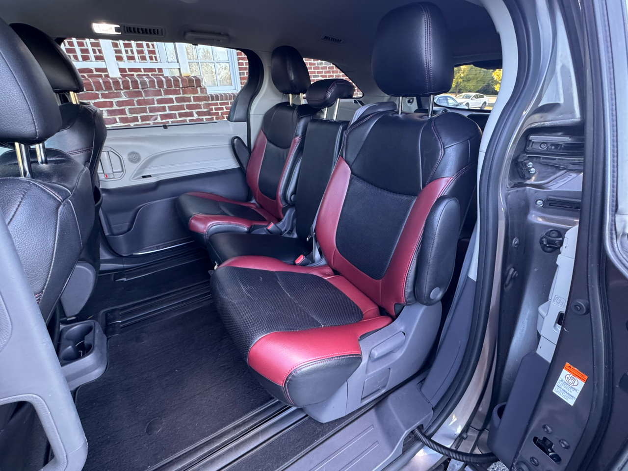 Toyota Sienna LE FWD 8-Passenger (Natl) 2021 Toyota Sienna LE FWD 8-Passenger (Natl) 2021