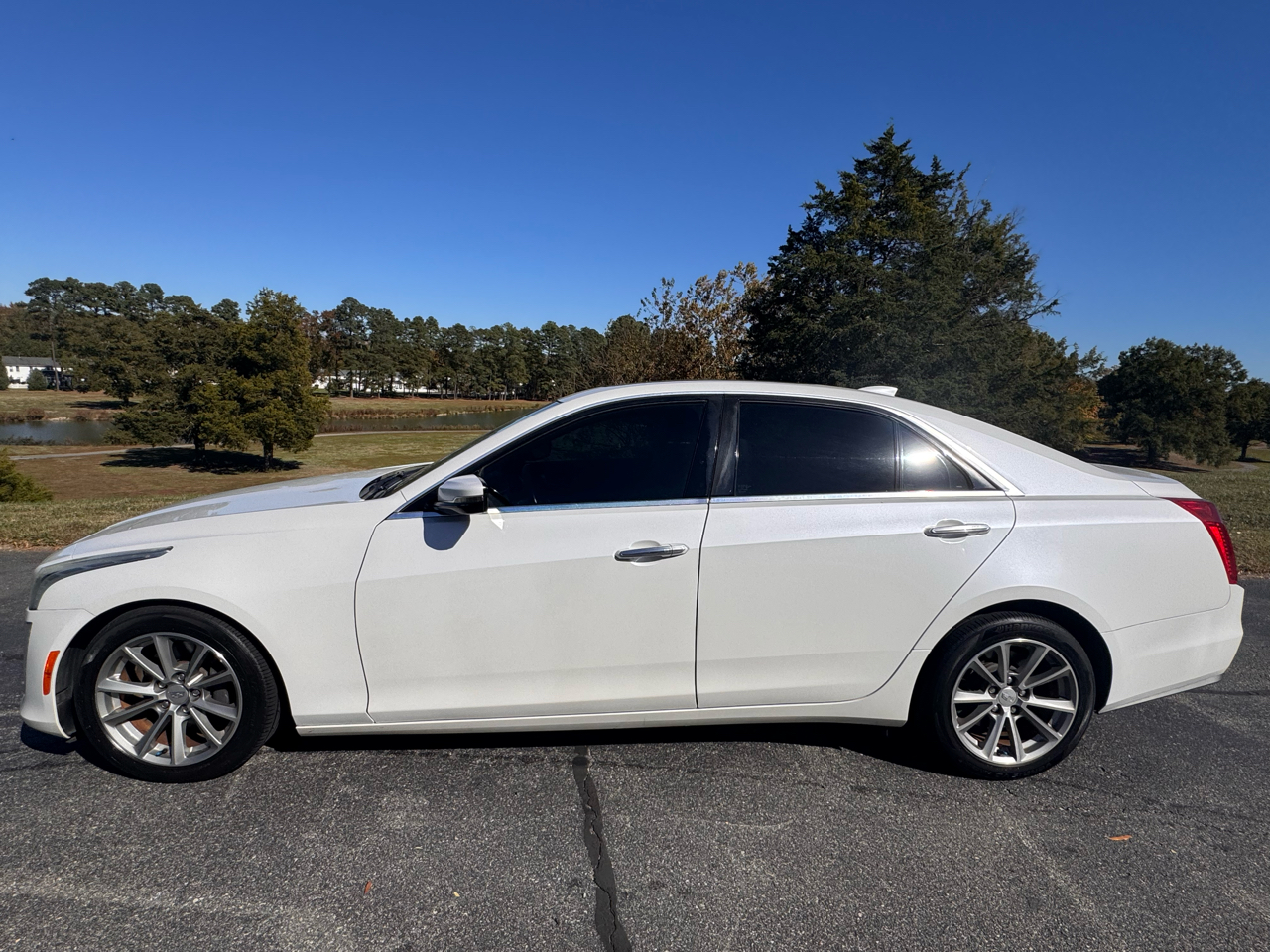 Cadillac CTS Sedan 4dr Sdn 2.0L Turbo Luxury RWD 2017 Cadillac CTS Sedan 4dr Sdn 2.0L Turbo Luxury RWD 2017
