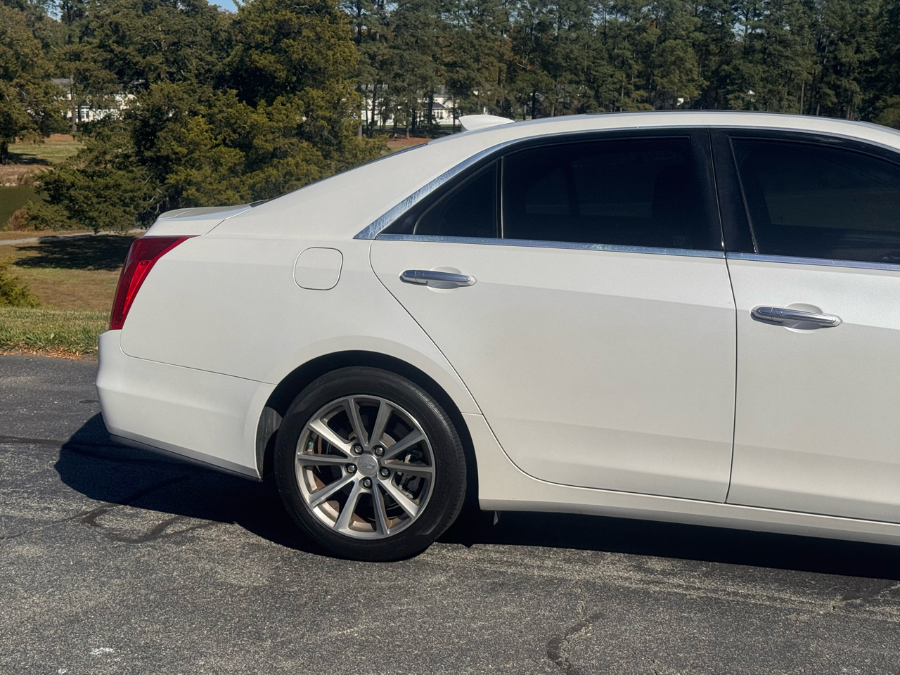 Cadillac CTS Sedan 4dr Sdn 2.0L Turbo Luxury RWD 2017 Cadillac CTS Sedan 4dr Sdn 2.0L Turbo Luxury RWD 2017