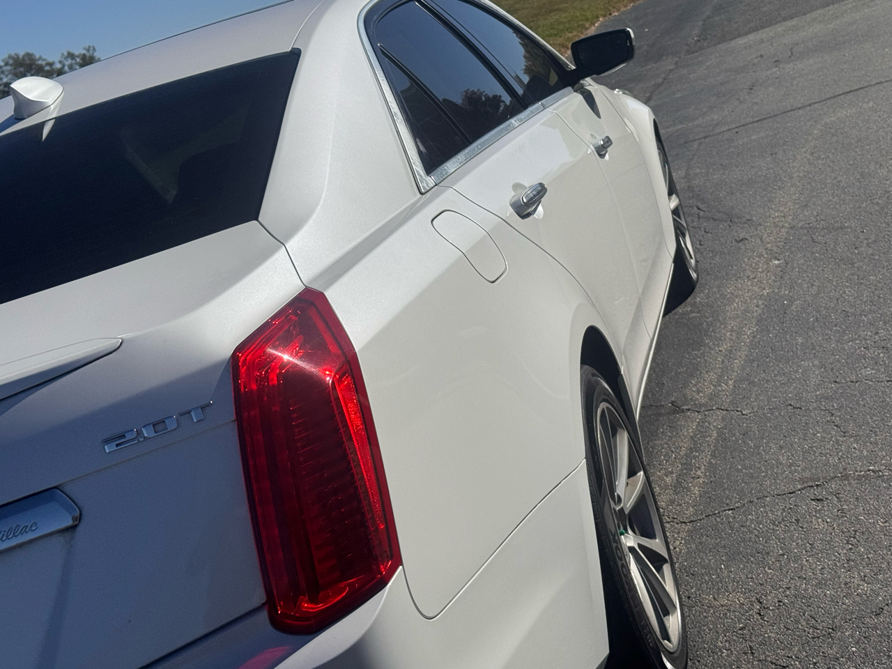 Cadillac CTS Sedan 4dr Sdn 2.0L Turbo Luxury RWD 2017 Cadillac CTS Sedan 4dr Sdn 2.0L Turbo Luxury RWD 2017