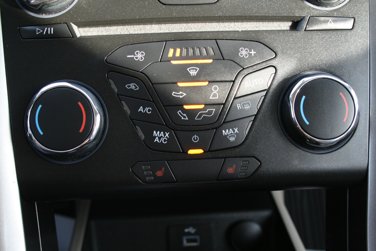 Ford Fusion Hybrid SE 2018