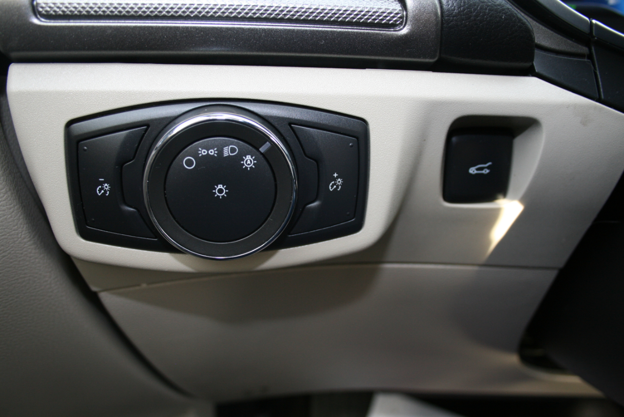 Ford Fusion Hybrid SE 2018