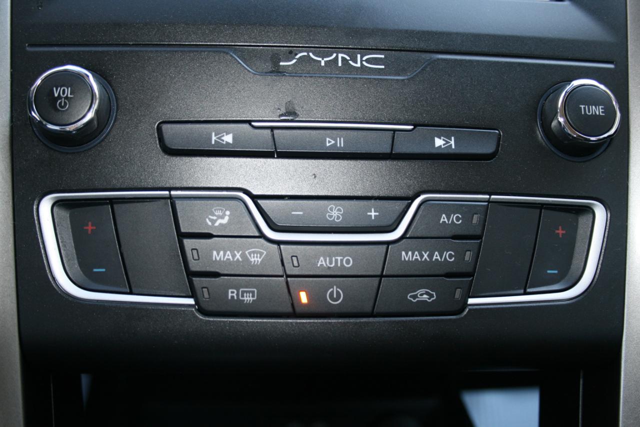 Ford Fusion Hybrid SE 2019