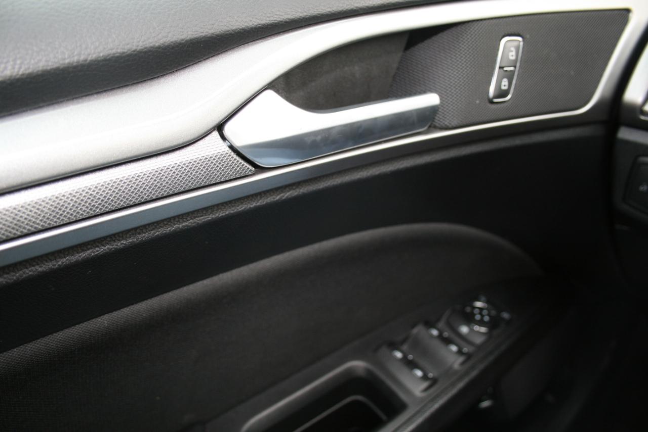 Ford Fusion Hybrid SE 2019