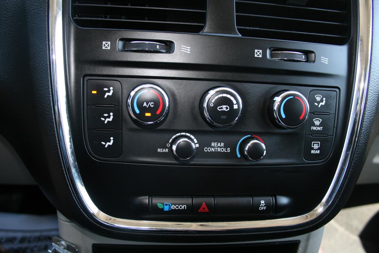 Dodge Grand Caravan SE 2013