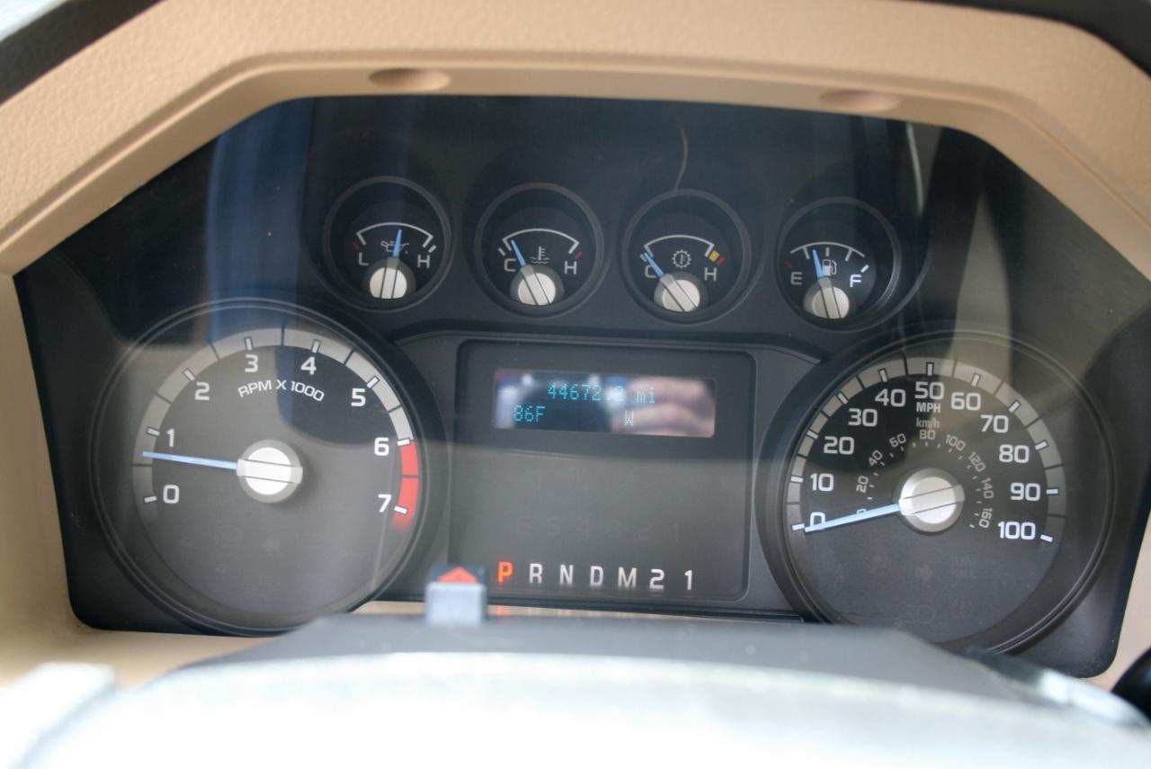 Ford F-350 SD XLT Crew Cab Short Bed 4WD DRW 2014