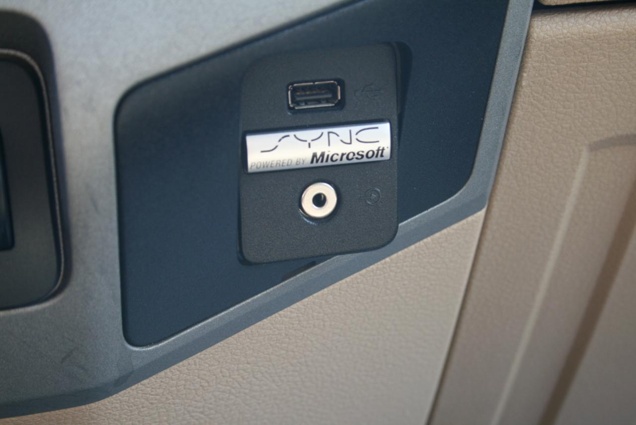 Ford F-350 SD XLT Crew Cab Short Bed 4WD DRW 2014
