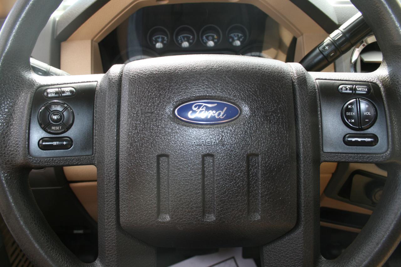 Ford F-350 SD XLT Crew Cab Short Bed 4WD DRW 2014