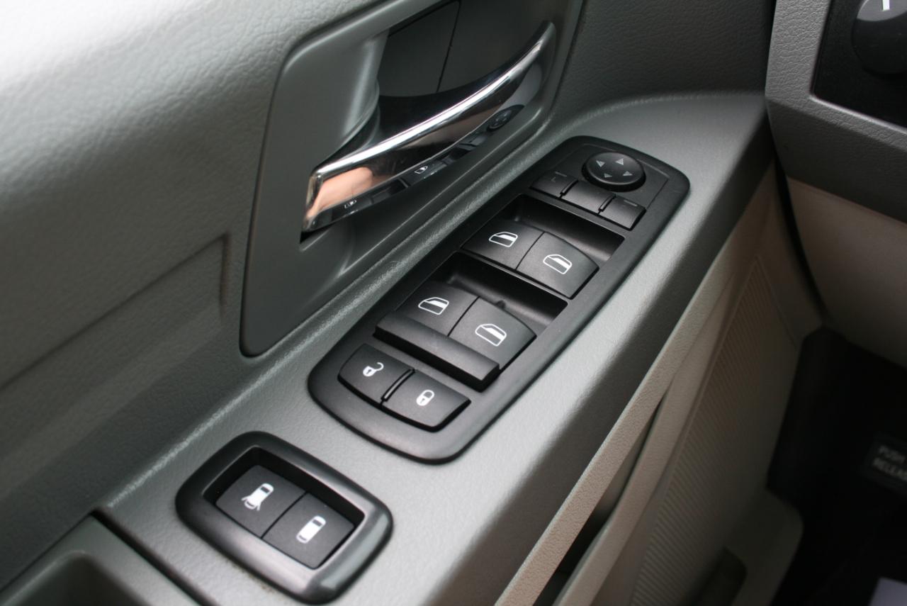 Dodge Grand Caravan SE 2009