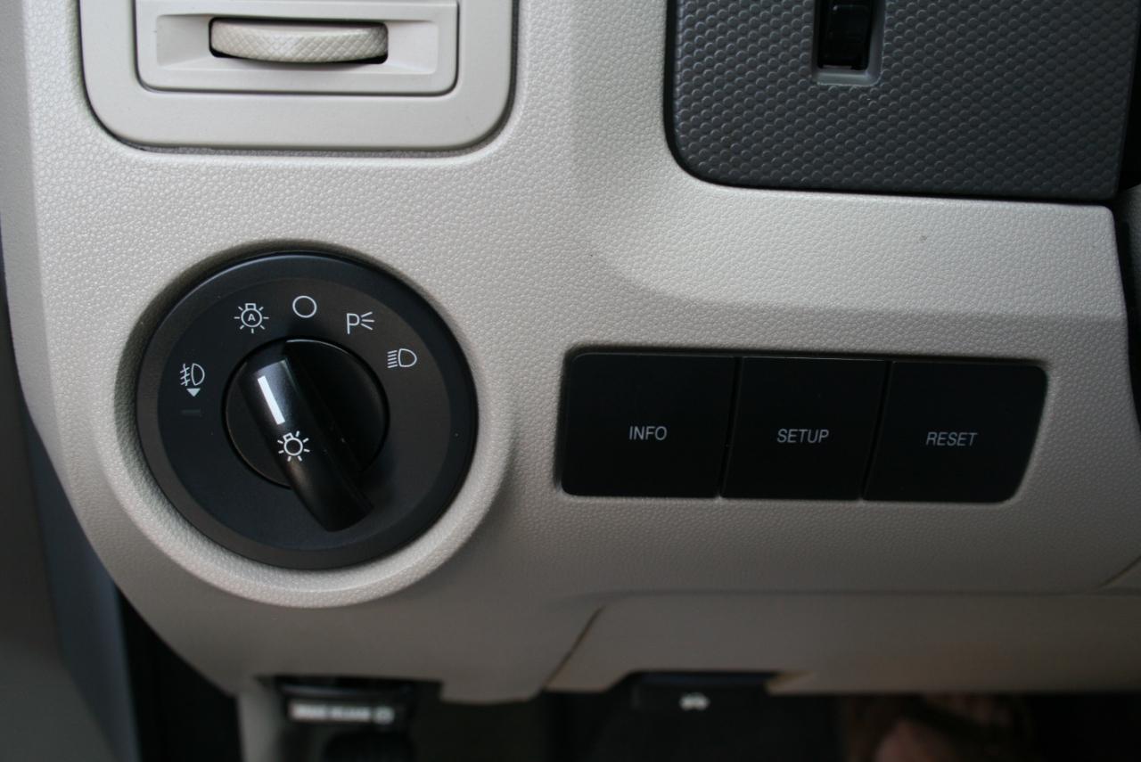 Ford Escape Hybrid FWD 2009