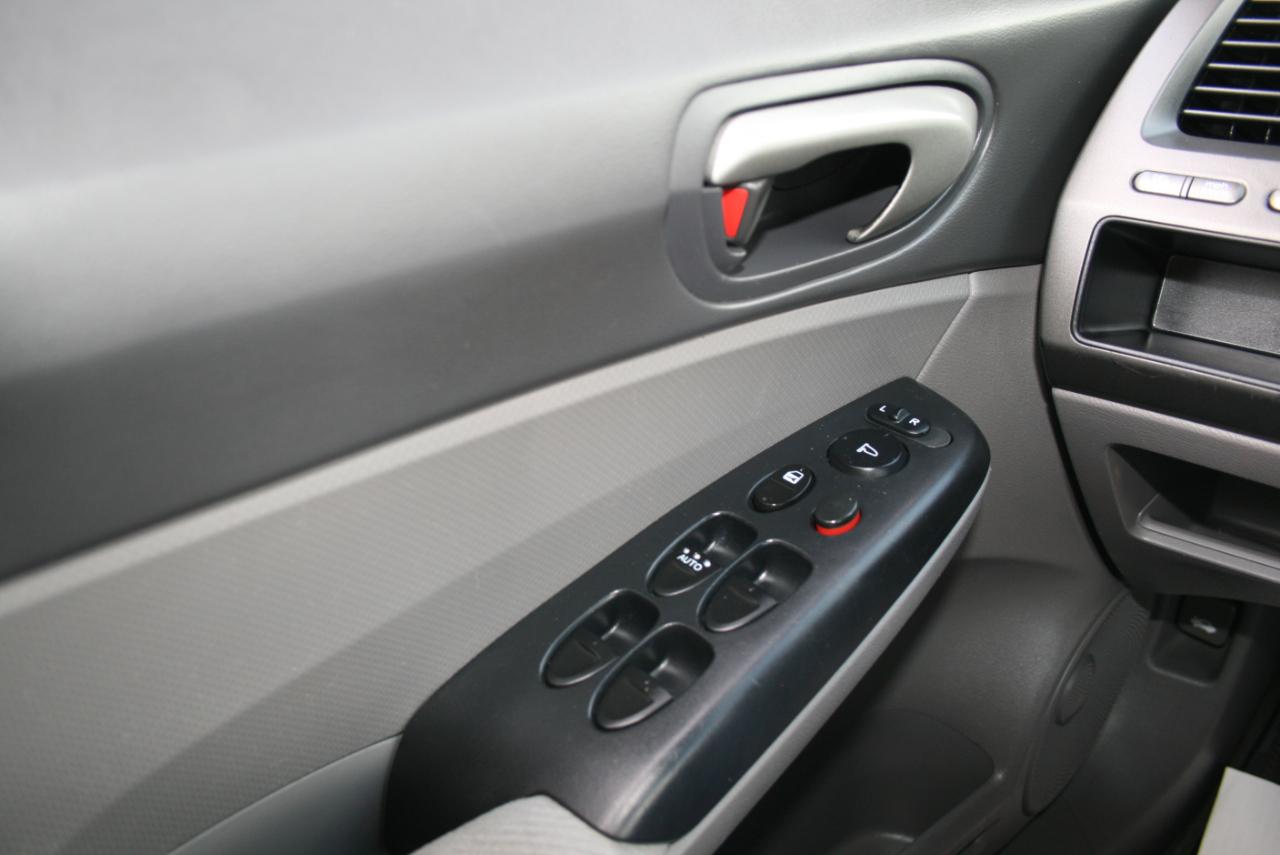 2011 Honda Civic LX - Photo 10