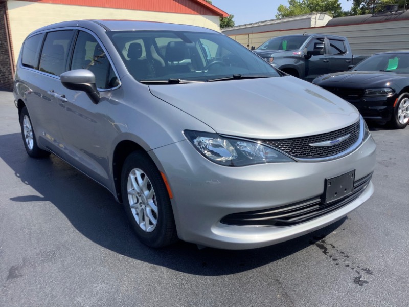 2020 Chrysler Voyager