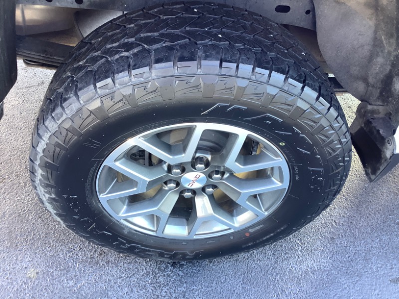 GMC Canyon AT4 Crew Cab w/Cloth 4WD 2022 GMC Canyon AT4 Crew Cab w/Cloth 4WD 2022