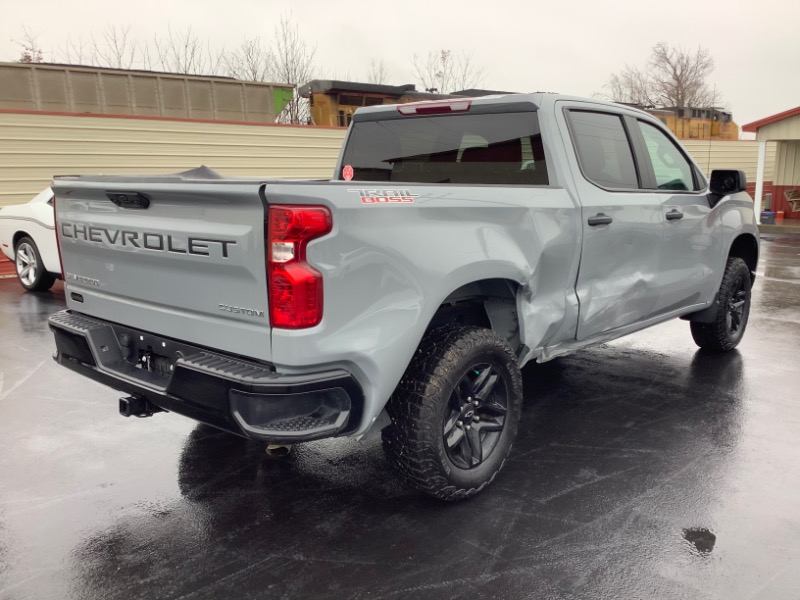 Chevrolet Silverado 1500 Trail Boss Custom Crew Cab 4WD 2025