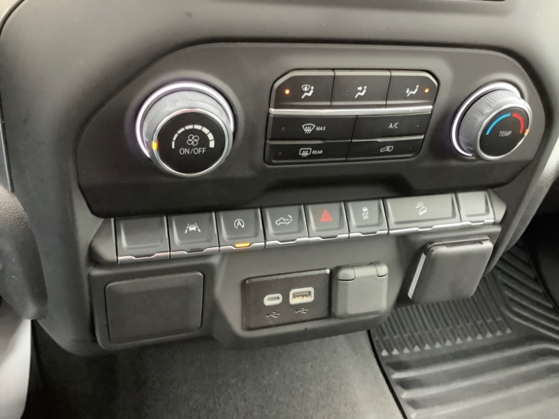 Chevrolet Silverado 1500 Trail Boss Custom Crew Cab 4WD 2025