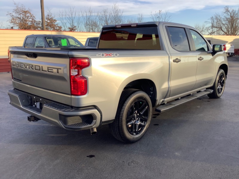 Chevrolet Silverado 1500 Custom Crew Cab 4WD 2023