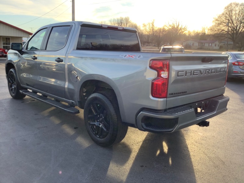 Chevrolet Silverado 1500 Custom Crew Cab 4WD 2023