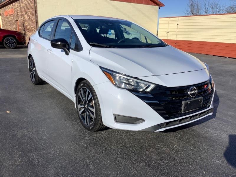 Nissan Versa SR 2023