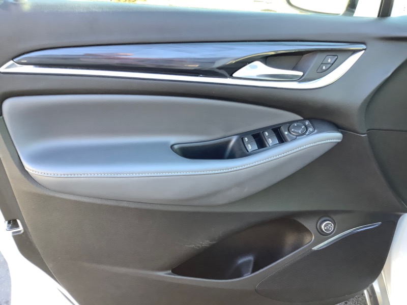 Buick Enclave Essence FWD 2021