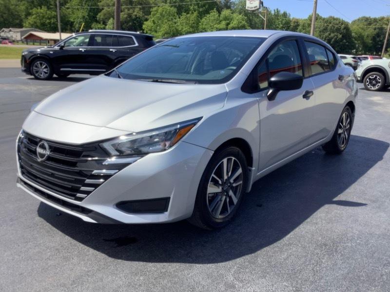 Nissan Versa S CVT 2025