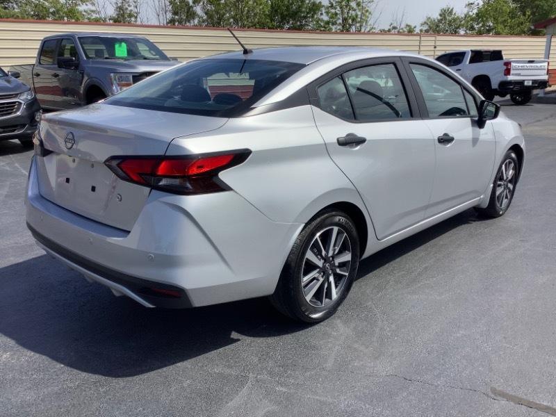 Nissan Versa S CVT 2025