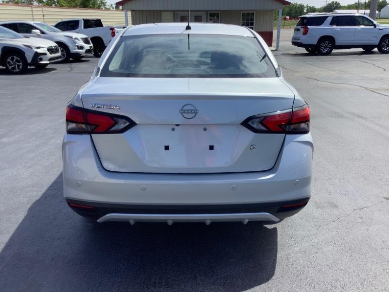 Nissan Versa S CVT 2025