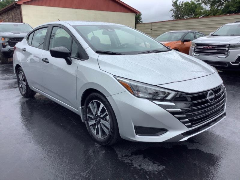 Nissan Versa S CVT 2025