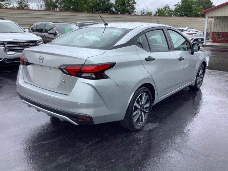 Nissan Versa S CVT 2025