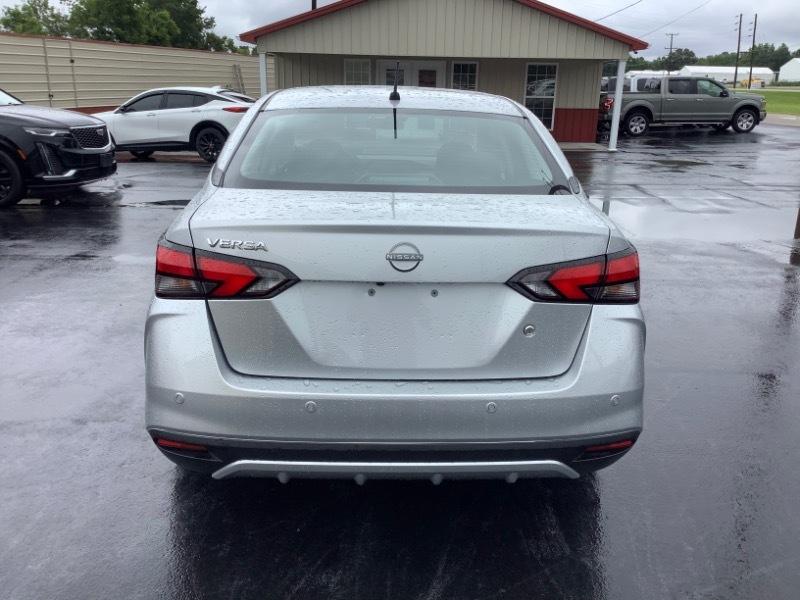 Nissan Versa S CVT 2025