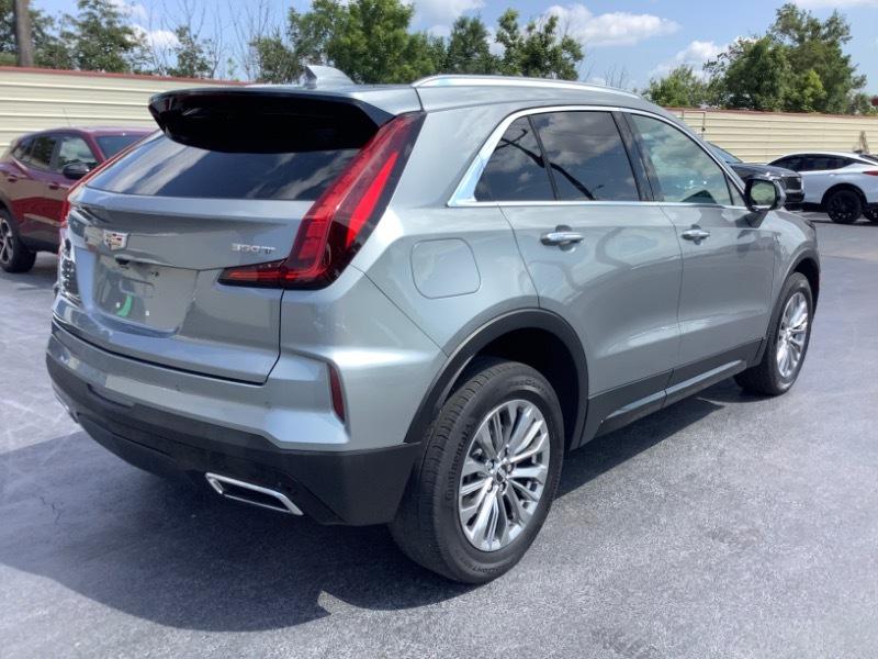 Cadillac XT4 Premium Luxury AWD 2024