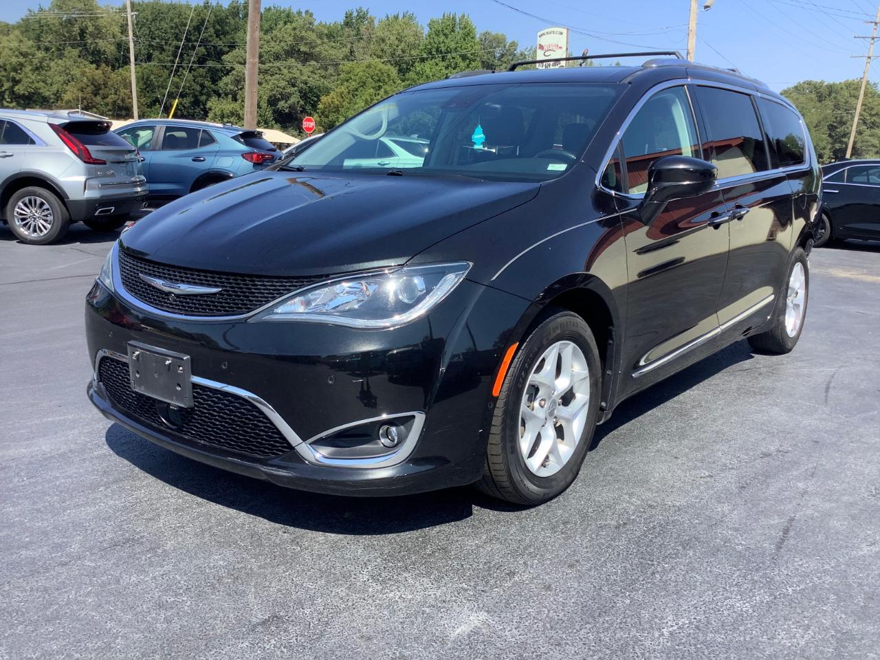 2017 Chrysler Pacifica Touring-L Plus