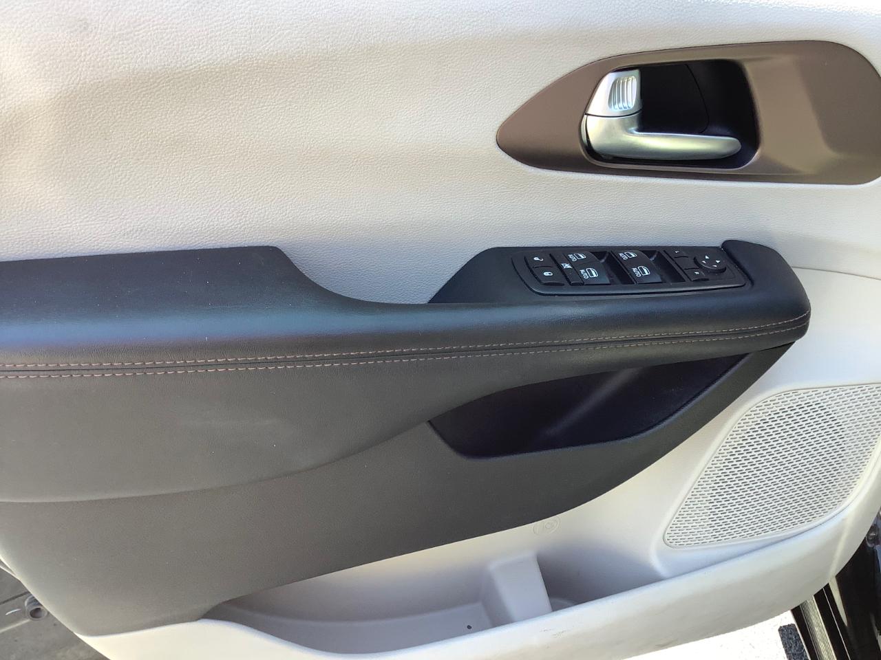 Chrysler Pacifica Touring-L Plus 2017