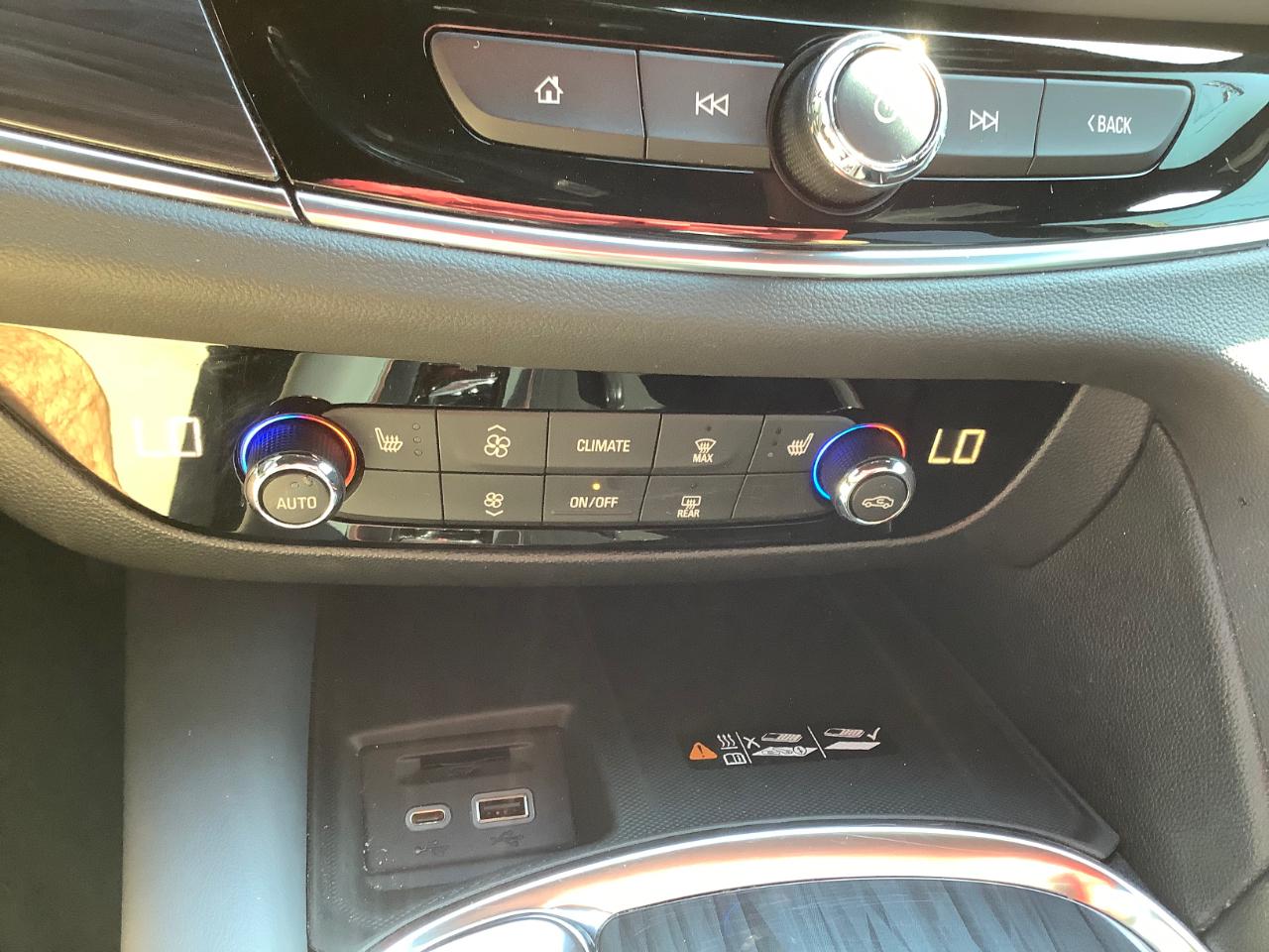 Buick Enclave Essence FWD 2022