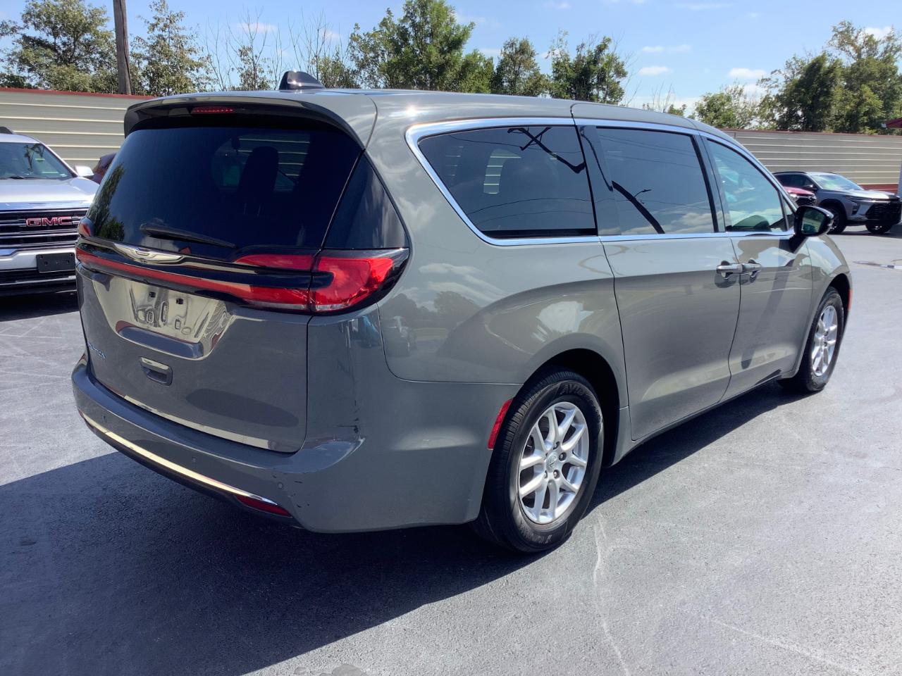 Chrysler Pacifica Select 2025