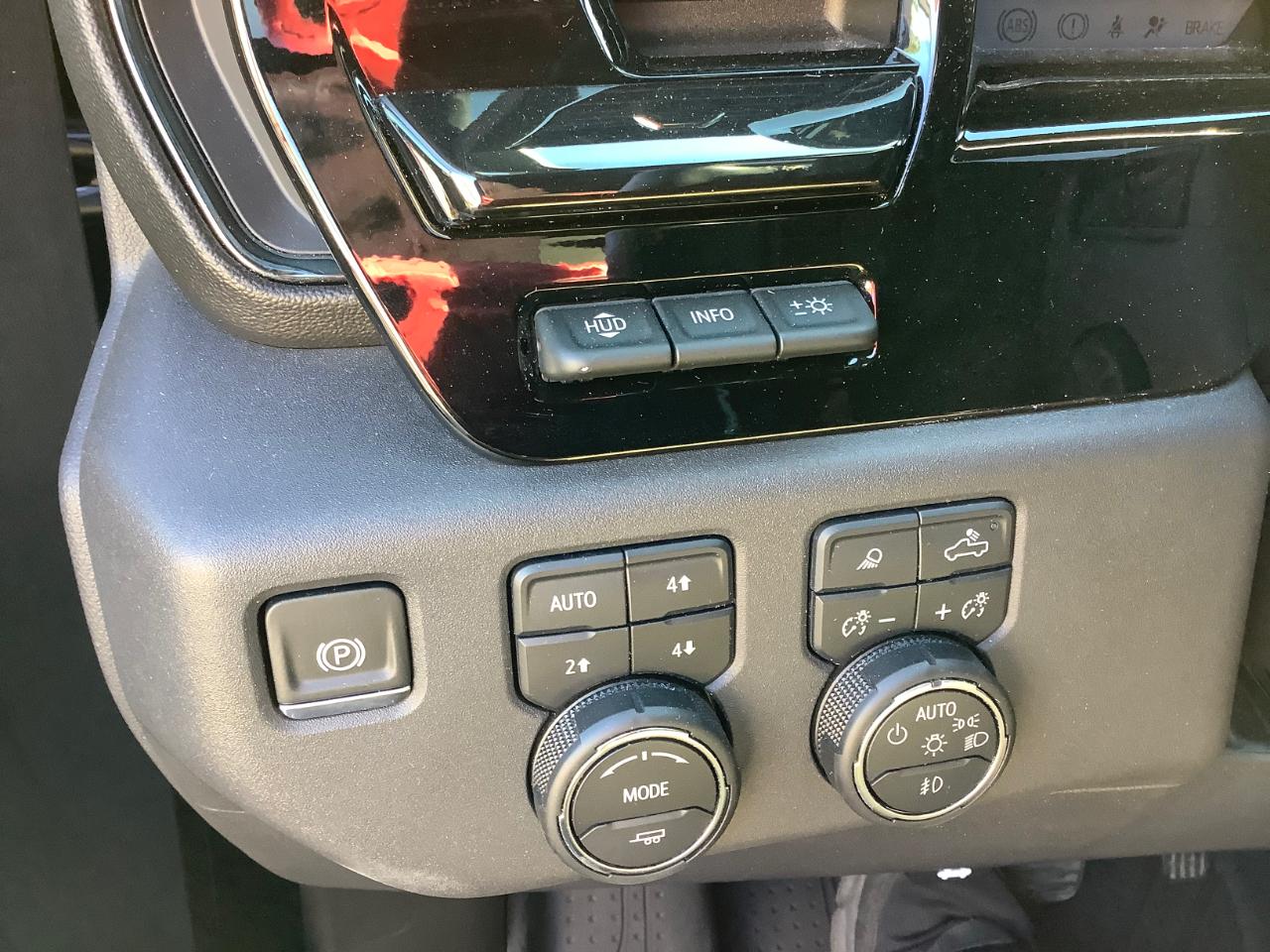 Chevrolet Silverado 1500 ZR2 Crew Cab 4WD 2024