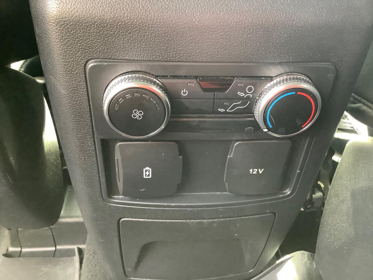 Ford Explorer XLT 2023