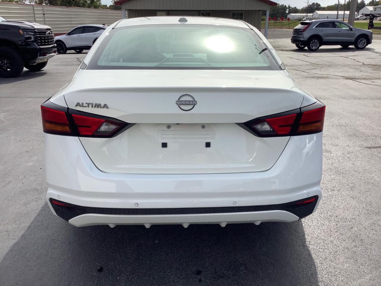 Nissan Altima 2.5 SV 2025