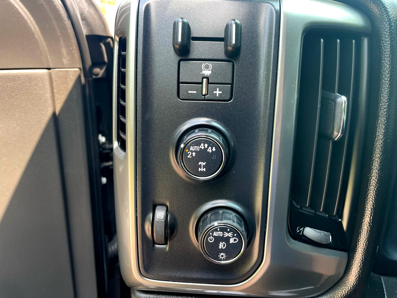 used 2018 Chevrolet Silverado 1500 car, priced at $22,888